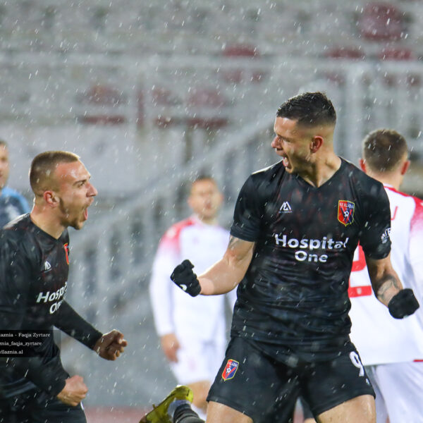Vllaznia fiton 3-1 çerekfinalen e parë të Kupës ndaj Partizanit
